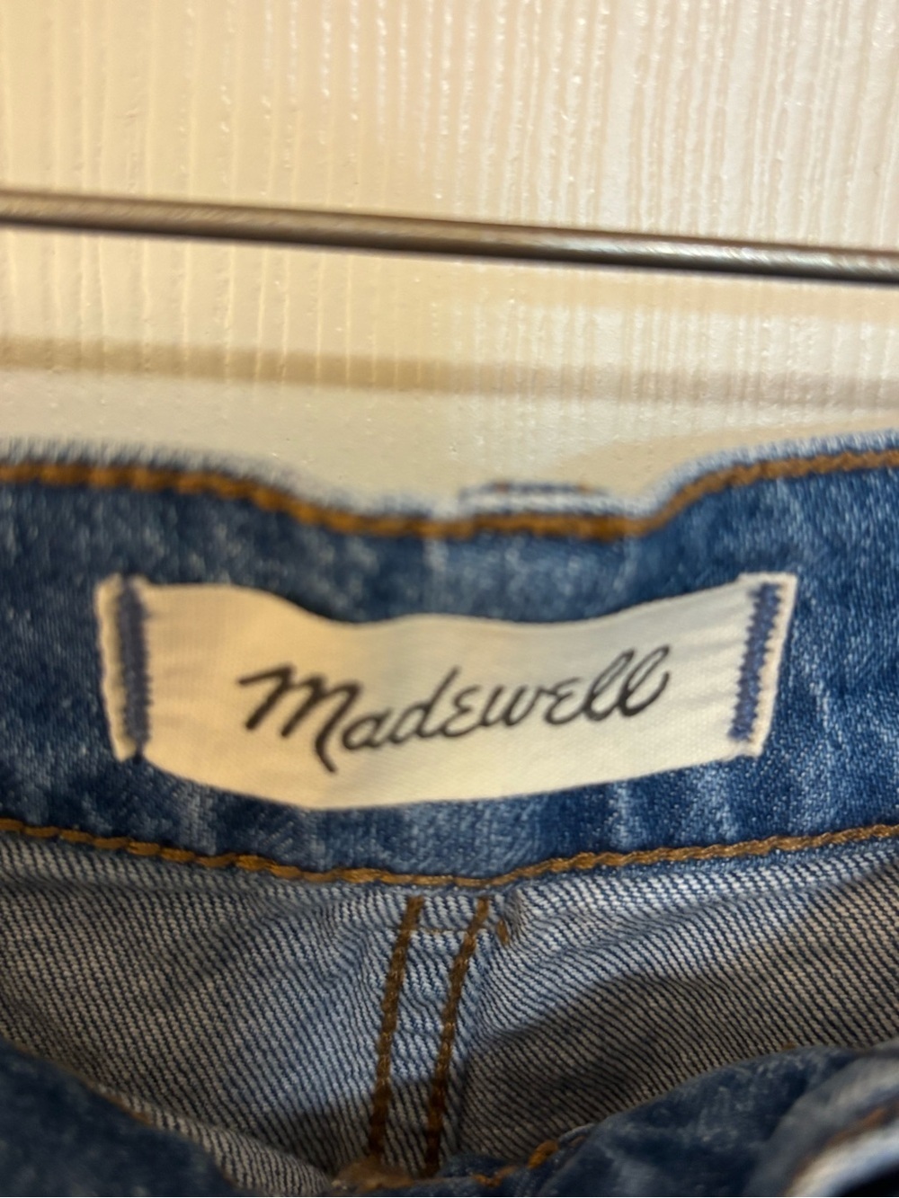 Madewell ’90s Straight Jeans 28 | Medium Wash High Rise Straight Leg - Picture 5 of 8
